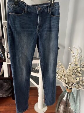 Lucky Brand Blue Denim Jeans with Contrast Stitching size 10
